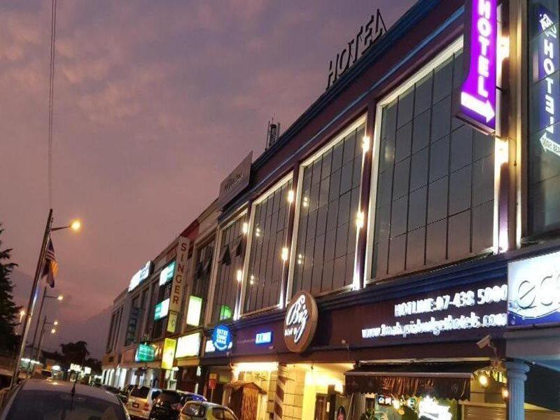 Biz Hotel Batu Pahat Kültér fotó
