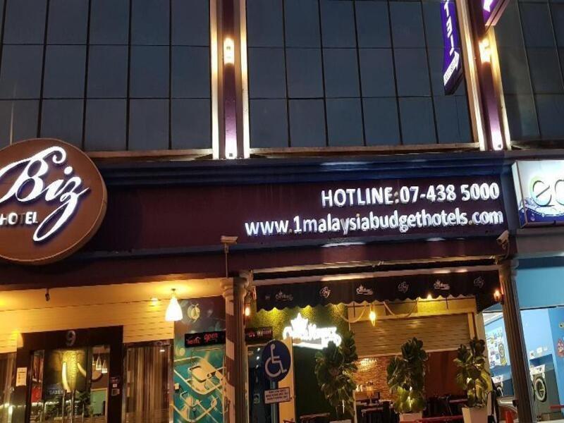 Biz Hotel Batu Pahat Kültér fotó