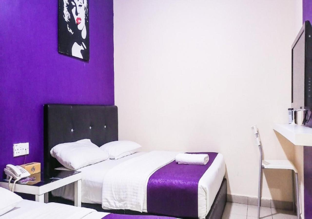 Biz Hotel Batu Pahat Kültér fotó