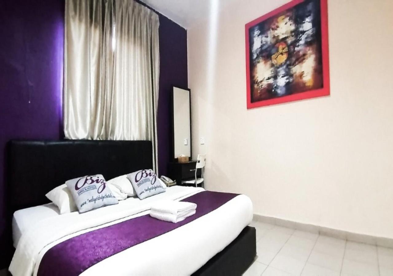 Biz Hotel Batu Pahat Kültér fotó