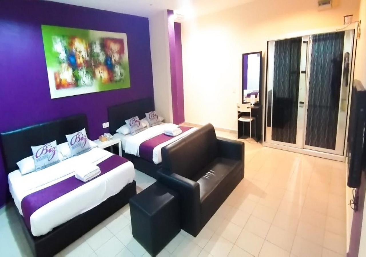 Biz Hotel Batu Pahat Kültér fotó